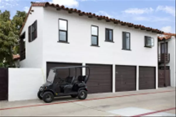 Coronado, CA 92118,438 G Ave