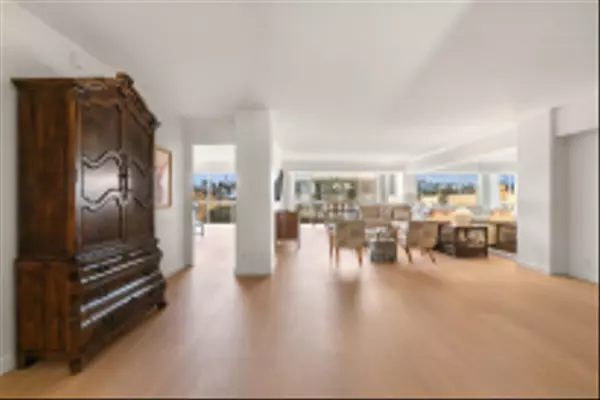 La Jolla, CA 92037,939 Coast Blvd. 5G