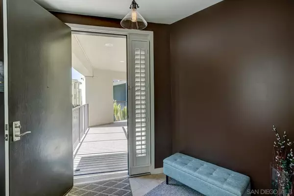 La Jolla, CA 92037,5440 La Jolla Blvd #E208