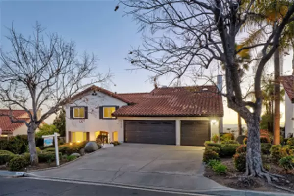 3919 Monument Pl, Escondido, CA 92025
