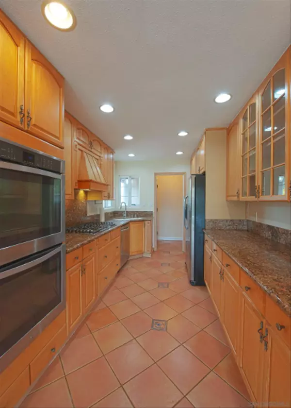 San Diego, CA 92117,4649 Mount Armet Dr
