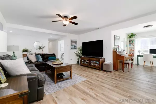 Escondido, CA 92027,1655 Queenston