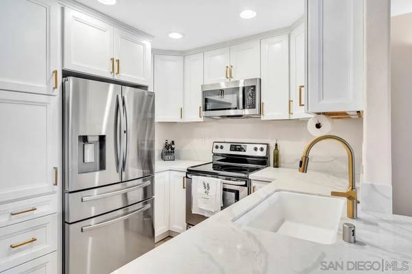 San Diego, CA 92108,510 Camino De La Reina #304
