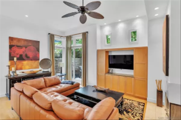 Coronado, CA 92118,936 10th Street