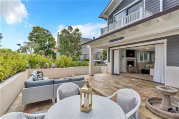 Coronado, CA 92118,1119 9th St