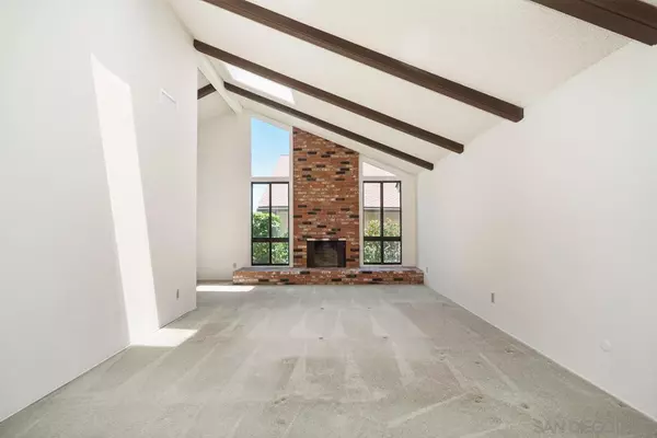 San Diego, CA 92119,6824 Wallsey Drive