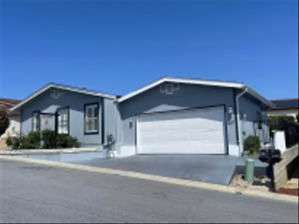 627 Via Bolivia, Vista, CA 92081