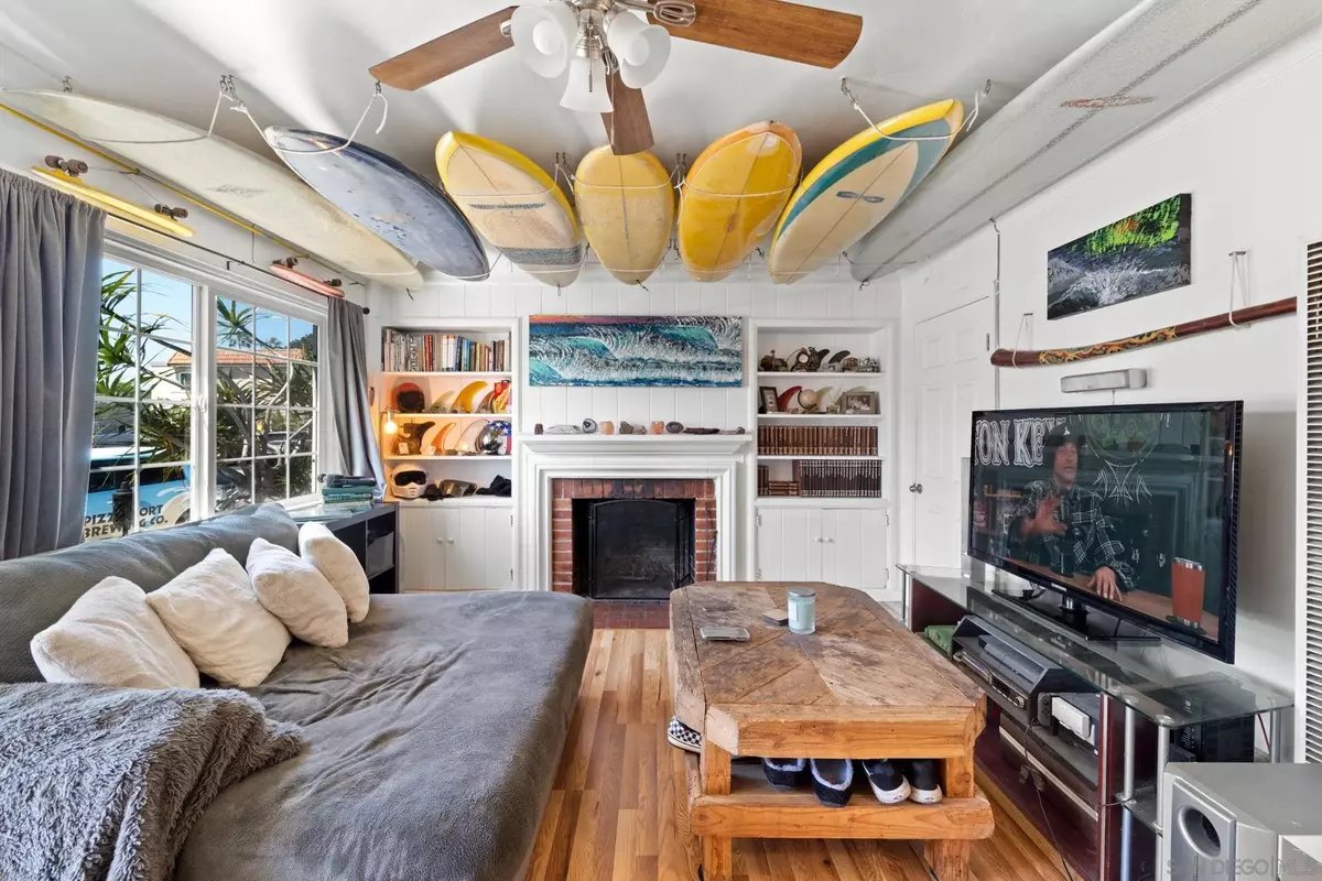 San Diego, CA 92107,5025 Lotus St