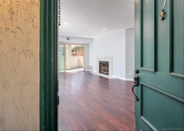 San Diego, CA 92126,9755 Mesa Springs Way #131