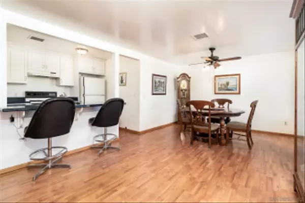 Santee, CA 92071,8423 Prospect Ave