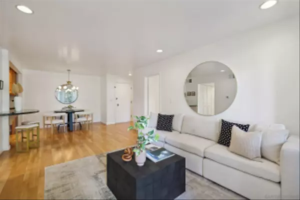 San Diego, CA 92103,3266 1st ave #16