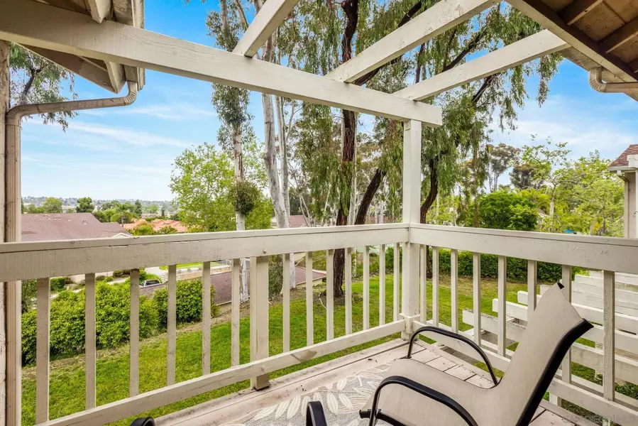 663 Diamond Way #229, Vista, CA 92083