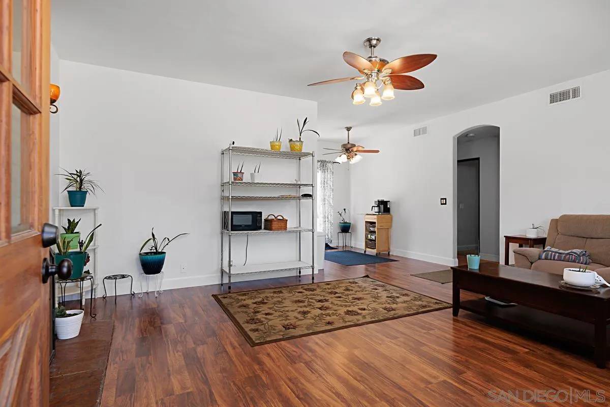 Vista, CA 92084,704 Barsby Street