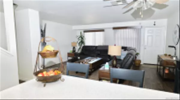 San Diego, CA 92109,2050-2060 Garnet Ave