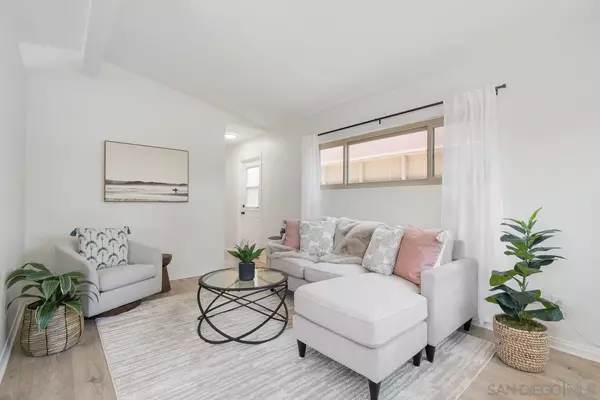 San Diego, CA 92107,4714-16 Saratoga Ave