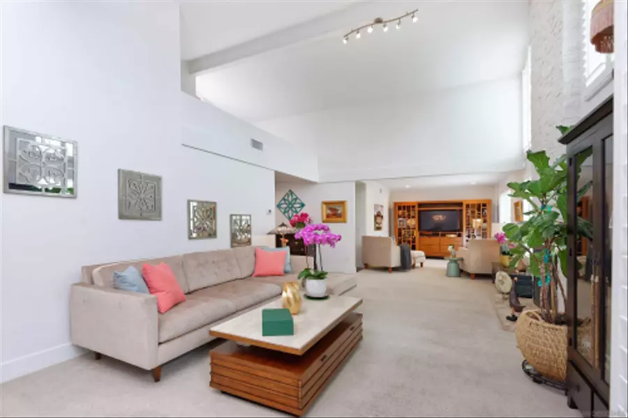 107 Remedios Ct, Solana Beach, CA 92075