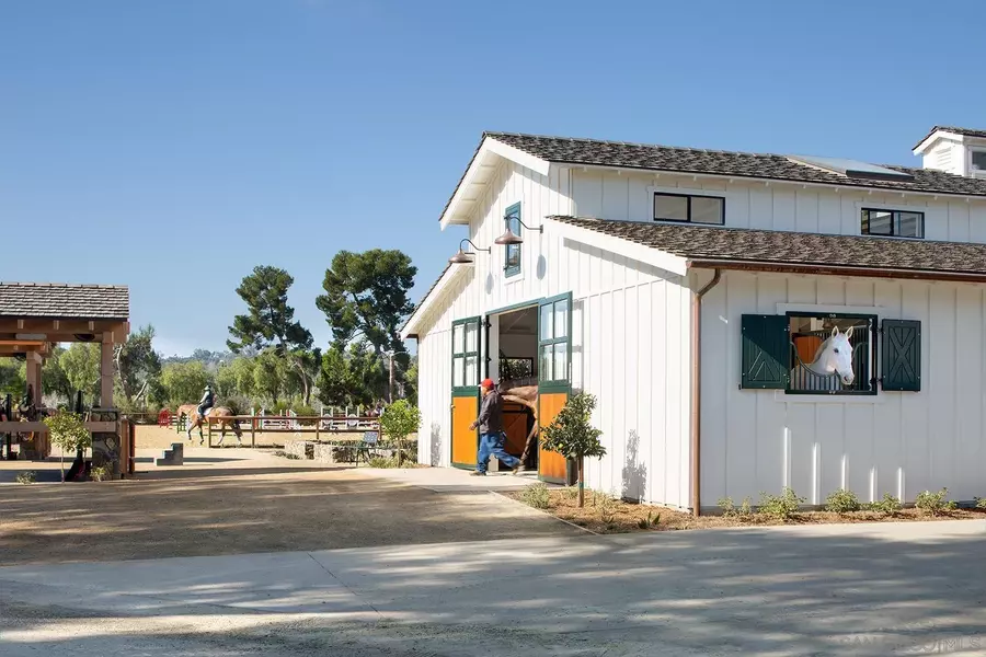 16147 Via De Santa Fe, Rancho Santa Fe, CA 92067