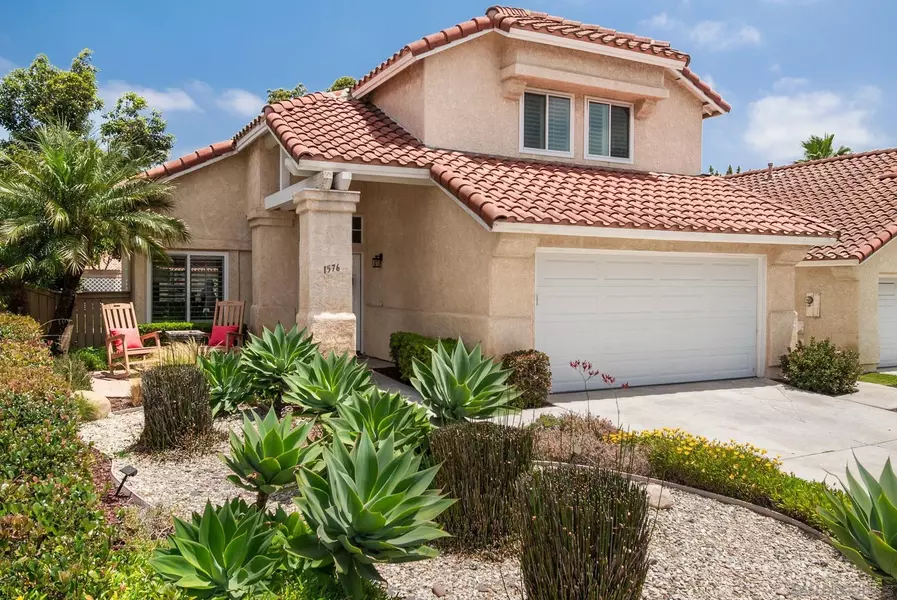 1576 Promontory Ridge Way, Vista, CA 92081