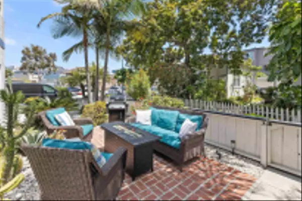 San Diego, CA 92109,742 Asbury Ct #1