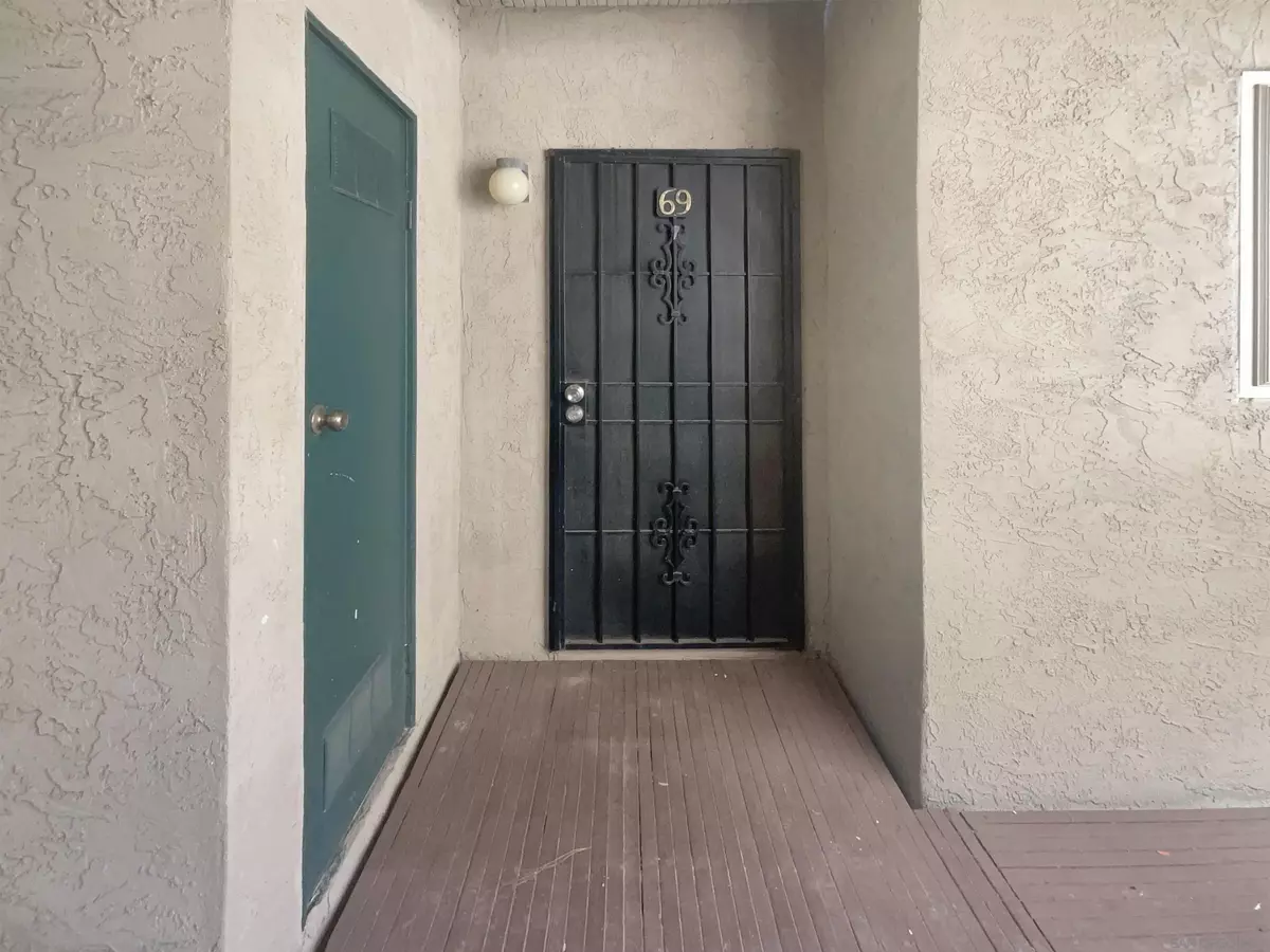 San Diego, CA 92126,9785 Mesa Springs Way #69