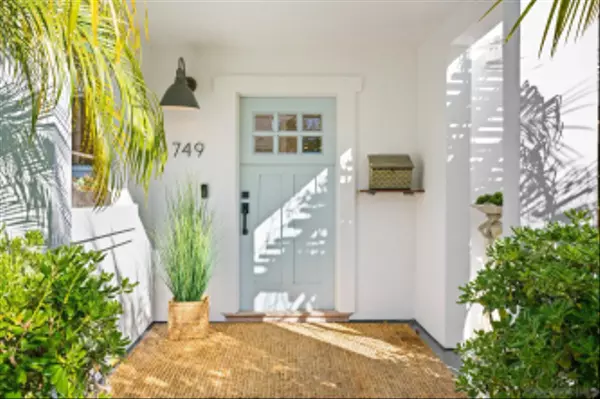 Coronado, CA 92118,749 I Avenue