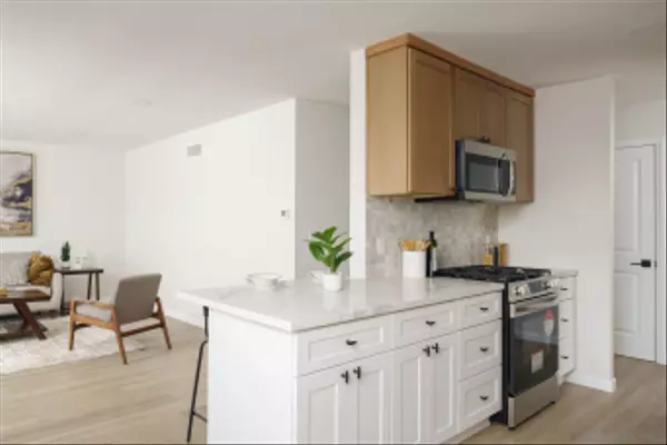 San Diego, CA 92111,7444 Ashford Pl