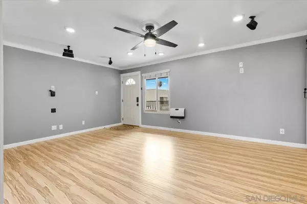 San Diego, CA 92104,3780 Swift Ave #9