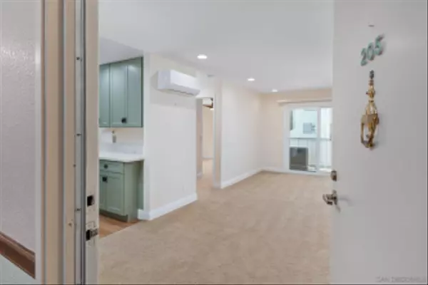 San Diego, CA 92122,6350 Genesee Ave #205