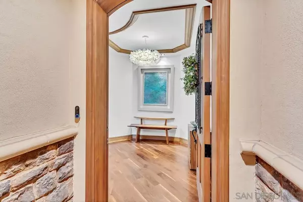 Coronado, CA 92118,120 C Ave #207