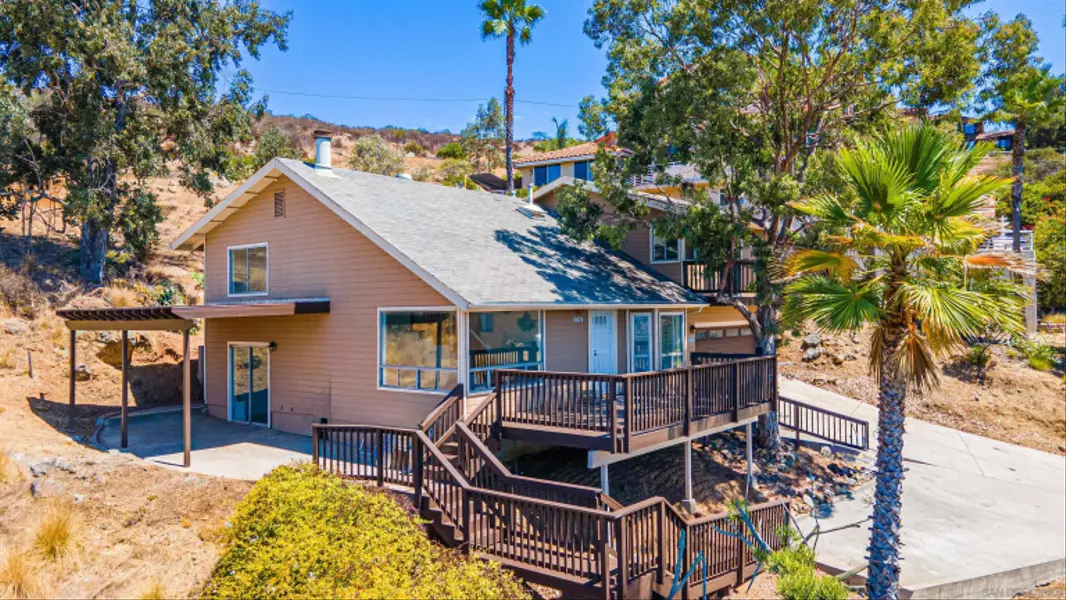 9474 Eucalyptus St, Spring Valley, CA 91977