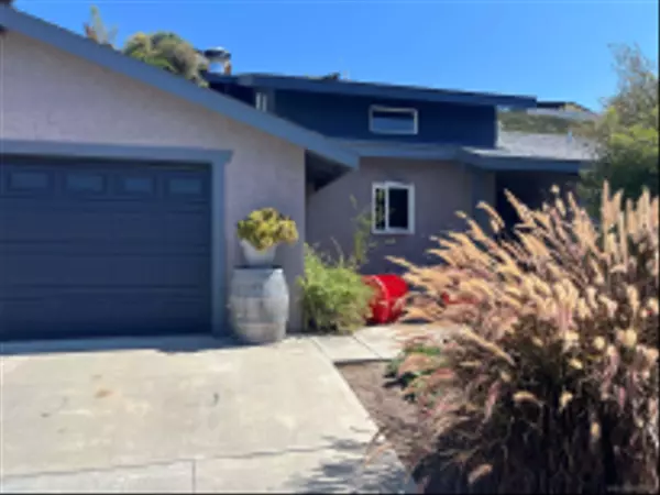 1519 Angelus Ave., Lemon Grove, CA 91945