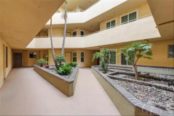 San Diego, CA 92107,4402 Mentone Street #101