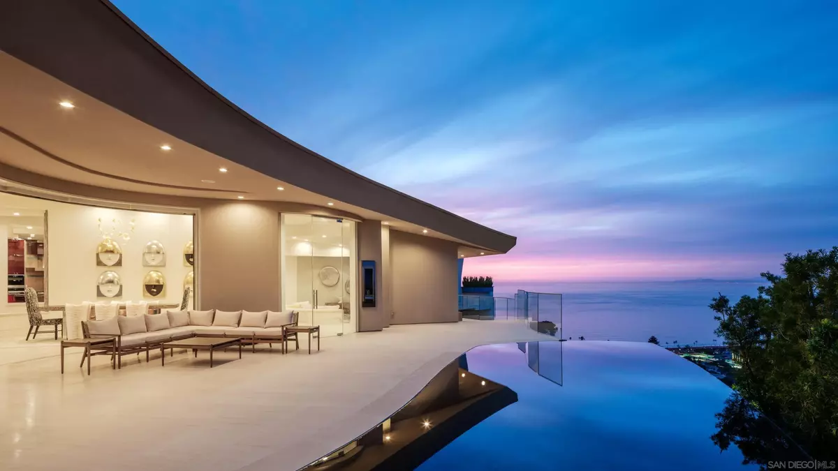 La Jolla, CA 92037,7447 Hillside Dr