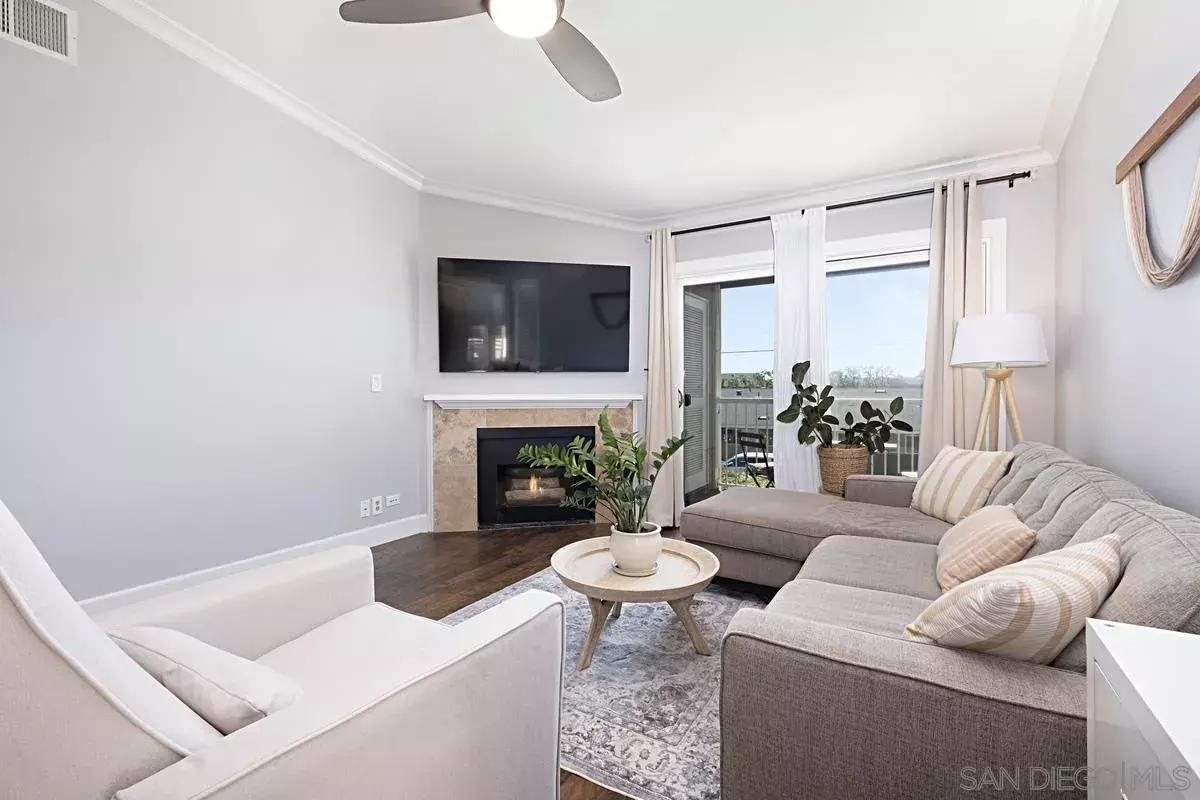 Tustin, CA 92780,1181 Packers Cir #122