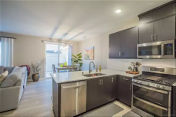 Fallbrook, CA 92028,231 Foliage Pl