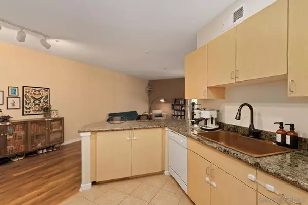 San Diego, CA 92101,1501 Front St #538