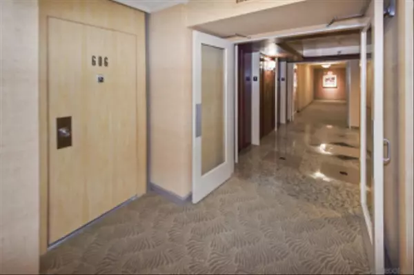 Coronado, CA 92118,1820 Avenida Del Mundo #606