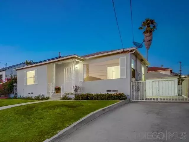 Point Loma, CA 92106,3220 Keats Street