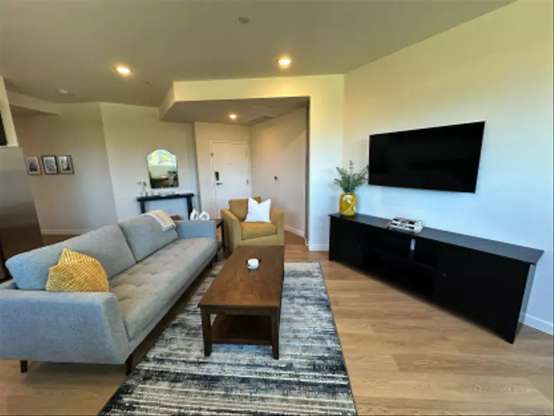 3909 Voltaire St #110, San Diego, CA 92107