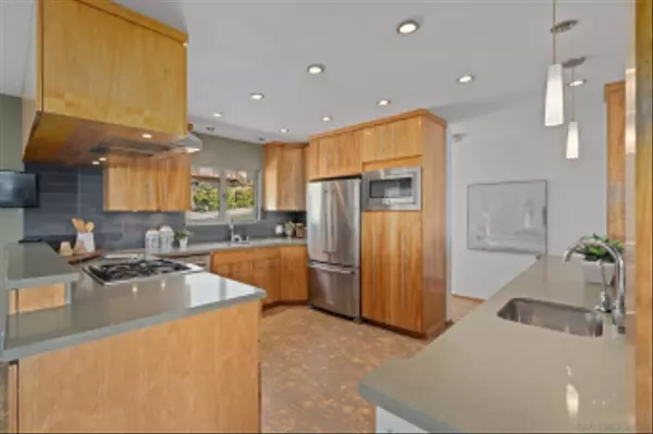 San Diego, CA 92107,4433 Orchard Ave