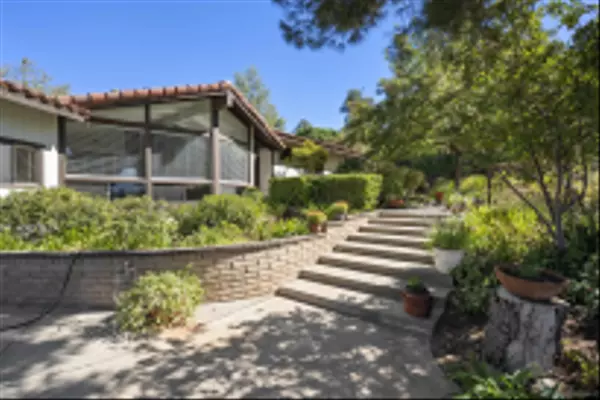 Alpine, CA 91901,2154 Via Dieguenos