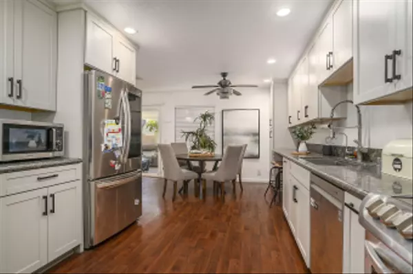 San Diego, CA 92139,6864 Bear River Row #3