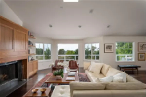 Del Mar, CA 92014,1048 Highland Drive