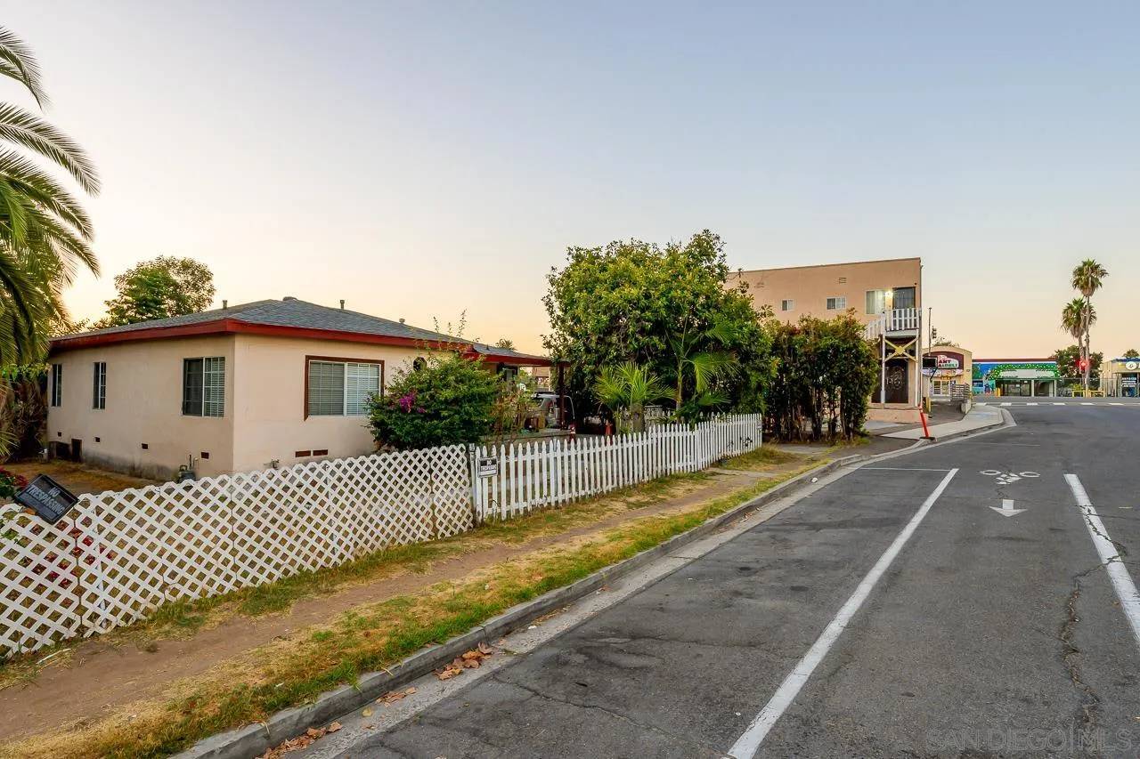 Lemon Grove, CA 91945,7968-70 BROADWAY