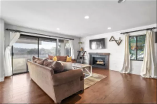 2353 Caringa Way #1 Carlsbad, CA 92009