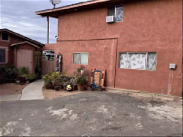 Fallbrook, CA 92028,1708 E Mission