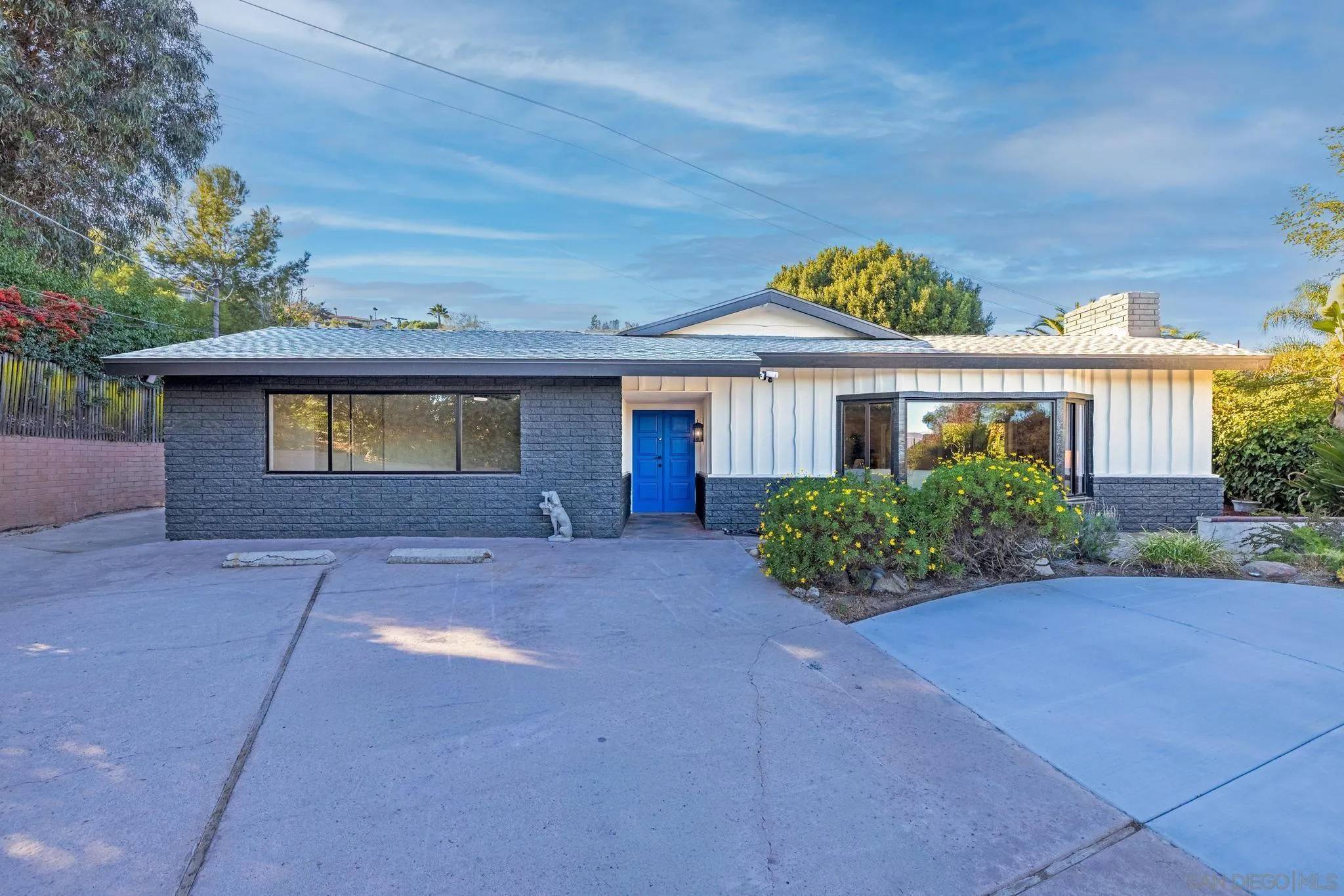 11402 Meadow Creek Rd, El Cajon, CA 92020