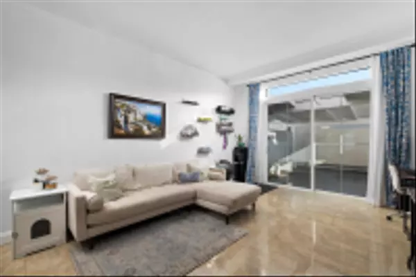 San Diego, CA 92111,7777 Stalmer St #4