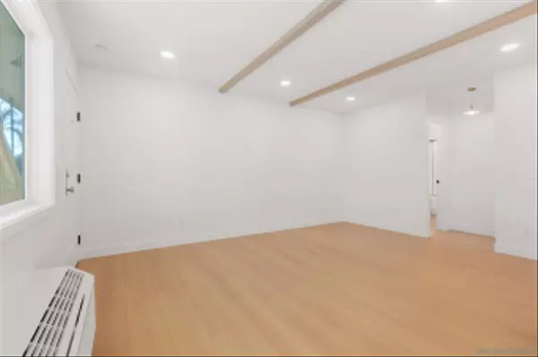 Encinitas, CA 92024,210 A Street South #11