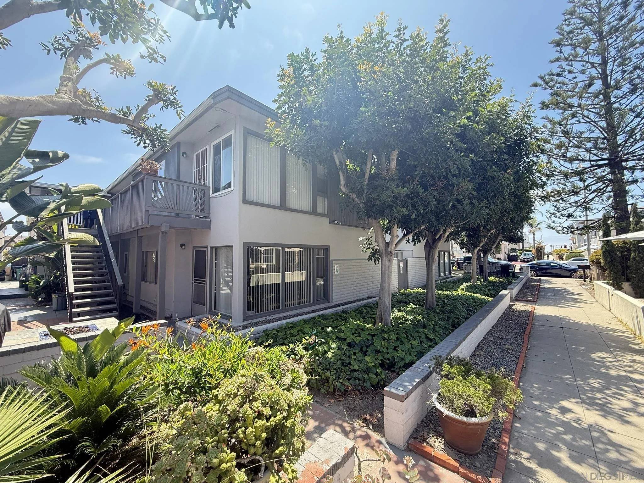 San Diego, CA 92109,801-807 Coronado Court
